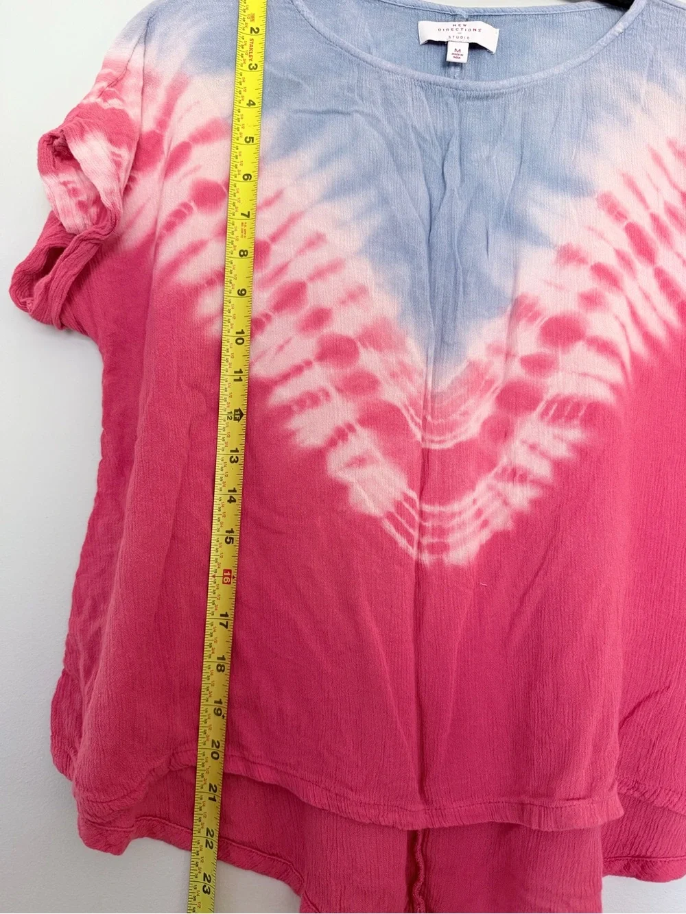 new directions Pink and Light Blue Chevron Tie-Dye Scoop Neck Tee size M